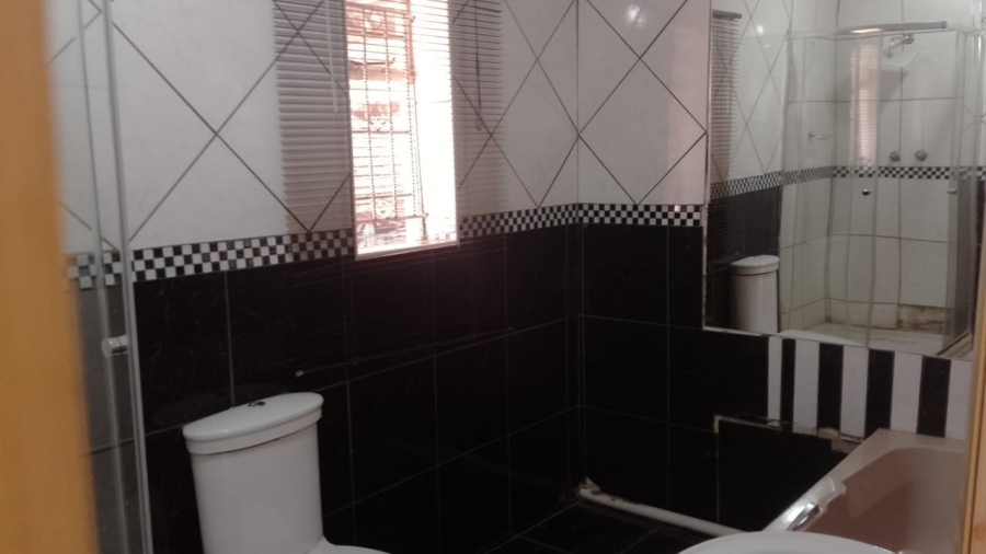 To Let 4 Bedroom Property for Rent in Kagisanong Free State